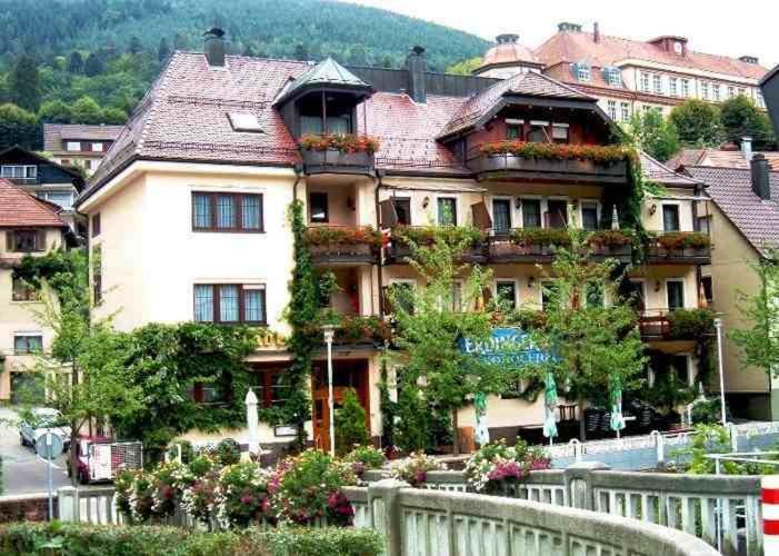 Hotel Restaurant Alte Linde Bad Wildbad Eksteriør bilde
