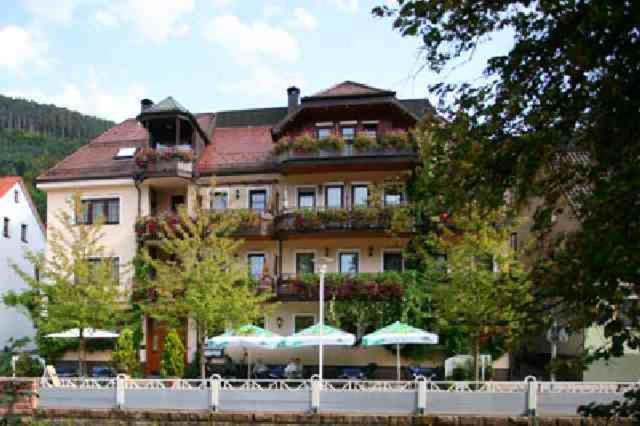 Hotel Restaurant Alte Linde Bad Wildbad Eksteriør bilde